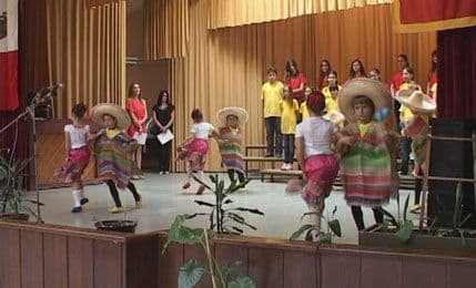 BAR: 10.000 dolara godišnje školi u zamjenu za domen BAR: 10.000 dolara godišnje školi u zamjenu za domen