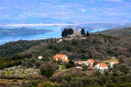 Akcija UP u Škaljarima: Kontrolisano deset osoba, jedna uhapšena Akcija UP u Škaljarima: Kontrolisano deset osoba, jedna uhapšena