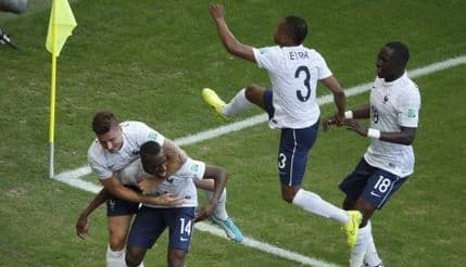 FOTO - SP: Moćni Francuzi! Petarda protiv Švajcarske!! FOTO - SP: Moćni Francuzi! Petarda protiv Švajcarske!!