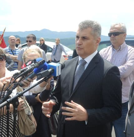 Brajović otvorio rekonstruisanu dionicu puta Nikšić-Vilusi (VIDEO) Brajović otvorio rekonstruisanu dionicu puta Nikšić-Vilusi (VIDEO)