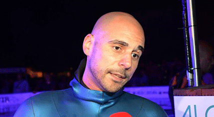 Hrvat oborio Ginisov record: Pod vodom bez disanja 23 minuta i sekundu Hrvat oborio Ginisov record: Pod vodom bez disanja 23 minuta i sekundu