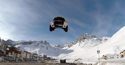 VIDEO: Najduži skok pretvorio se u najduže prevrtanje VIDEO: Najduži skok pretvorio se u najduže prevrtanje