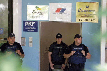 Pokušao da se ubije u prostorijama SNS-a, drama okončana Pokušao da se ubije u prostorijama SNS-a, drama okončana