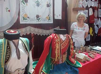 Rukotvorine žena iz Crnogorske zajednice na izložbi ručnih radova Rukotvorine žena iz Crnogorske zajednice na izložbi ručnih radova