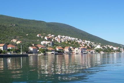 Krašići: Radnika marketa pretukla četvorica Podgoričana Krašići: Radnika marketa pretukla četvorica Podgoričana