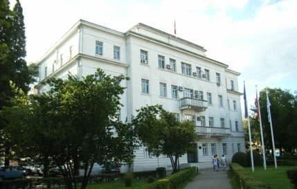 "Putevi": U toku ugradnja asfalta u Tološima "Putevi": U toku ugradnja asfalta u Tološima