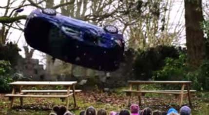 Šokantna reklama o opasnostima u saobraćaju (VIDEO) Šokantna reklama o opasnostima u saobraćaju (VIDEO)