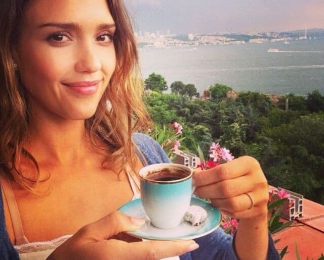 Holivudska ljepotica očarana turskom kafom Holivudska ljepotica očarana turskom kafom