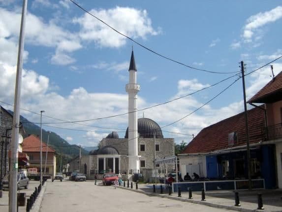 Gusinje: Odbornici Demokratskog saveza bojkotovali intoniranje himne Gusinje: Odbornici Demokratskog saveza bojkotovali intoniranje himne