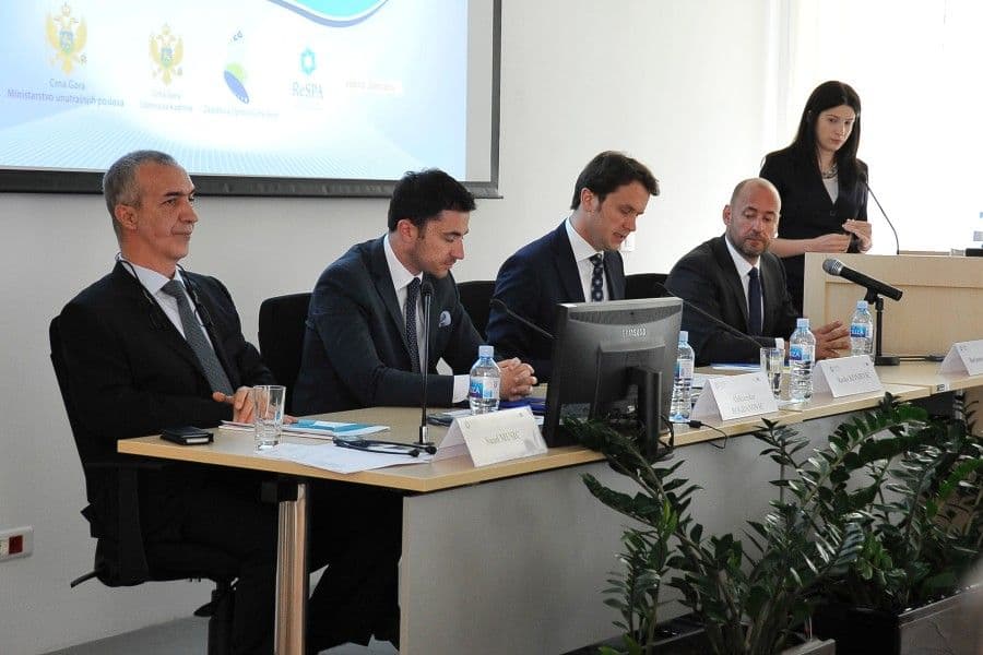 Nema mjesta za koruptivne službenike Nema mjesta za koruptivne službenike