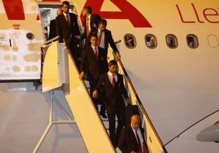 Grom udario u avion sa španskim reprezentativcima! Grom udario u avion sa španskim reprezentativcima!