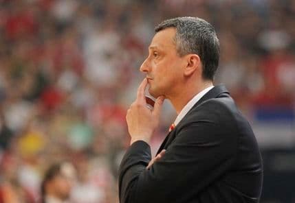 Radonjić ostaje trener Zvezde Radonjić ostaje trener Zvezde