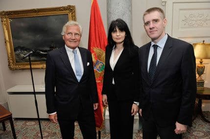 Lukšić otvorio počasni konzulat Crne Gore u Hamburgu Lukšić otvorio počasni konzulat Crne Gore u Hamburgu