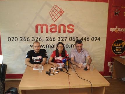 ĆALOVIĆ: Gadosti koje objavljuje Informer postavio Vladimir Beba Popović sa ciljem da mi ukalja ugled ĆALOVIĆ: Gadosti koje objavljuje Informer postavio Vladimir Beba Popović sa ciljem da mi ukalja ugled