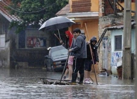 Paragvaj: Evakuisano 200.000 osoba Paragvaj: Evakuisano 200.000 osoba