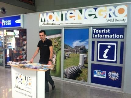 Info-pultovi TO PG na podgoričkom aerodromu Info-pultovi TO PG na podgoričkom aerodromu