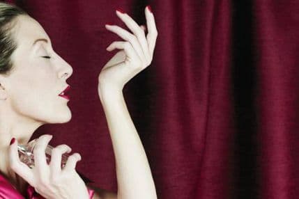 Kako da što duže zadržite miris parfema na koži Kako da što duže zadržite miris parfema na koži