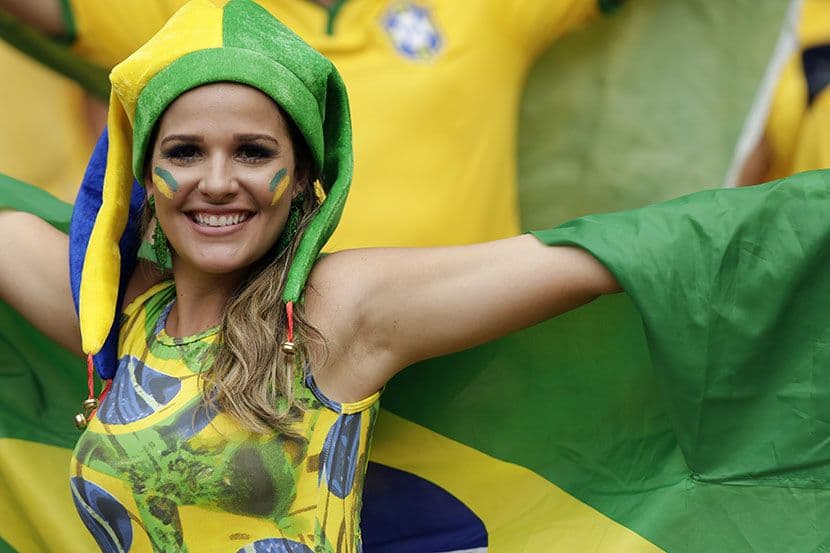 Brazilske navijačice dominiraju na tribinama (FOTO) Brazilske navijačice dominiraju na tribinama (FOTO)