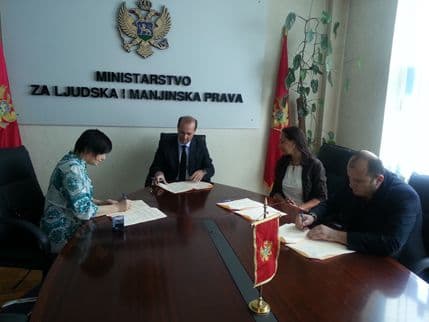 Potpisan Memorandum o školovanju Roma i Egipćana Potpisan Memorandum o školovanju Roma i Egipćana