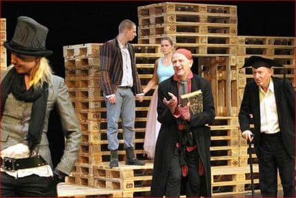 Grad teatar: „Sluga dvaju gospodara“ na Svetom Stefanu Grad teatar: „Sluga dvaju gospodara“ na Svetom Stefanu