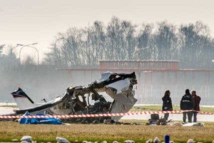 Jedanaest poginulih u padu aviona Jedanaest poginulih u padu aviona