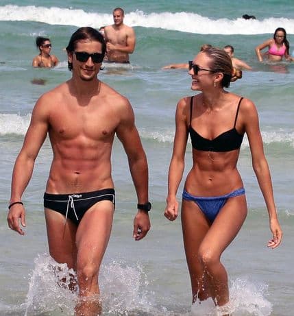 On je osvojio najljepšu manekenku On je osvojio najljepšu manekenku