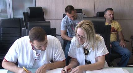 Zaposleni u Rokšpedu donirali krv (VIDEO) Zaposleni u Rokšpedu donirali krv (VIDEO)