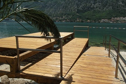 Kotor: Prva plaža za osobe sa invaliditetom Kotor: Prva plaža za osobe sa invaliditetom