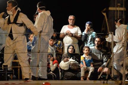 U Grčkoj potonuo brod sa imigrantima U Grčkoj potonuo brod sa imigrantima