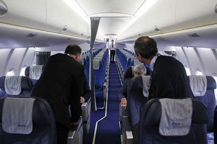 Da li biste stajali tokom leta za jeftiniju kartu? Da li biste stajali tokom leta za jeftiniju kartu?