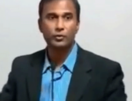 On je izumio e-mail kada je imao samo 14 godina! On je izumio e-mail kada je imao samo 14 godina!