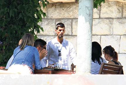 PETROVIĆ: O jednoj svadbi i jednoj sahrani PETROVIĆ: O jednoj svadbi i jednoj sahrani