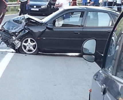 Zbog udesa saobraćaj na putu Podgorica – Kolašin u prekidu Zbog udesa saobraćaj na putu Podgorica – Kolašin u prekidu