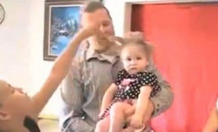 Trudnicu udario grom, beba se rodila sa naelektrisanom kosom Trudnicu udario grom, beba se rodila sa naelektrisanom kosom