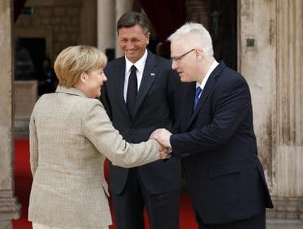 Merkel: Ne odustajemo od obećanja Merkel: Ne odustajemo od obećanja