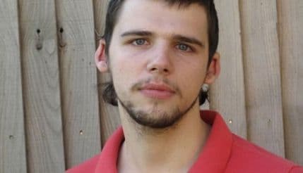 Mladić koji se ne sjeća nijednog trenutka svoje prošlosti Mladić koji se ne sjeća nijednog trenutka svoje prošlosti