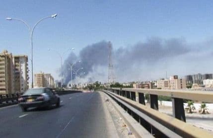 Tripoli: Uništeni avioni i toranj Tripoli: Uništeni avioni i toranj