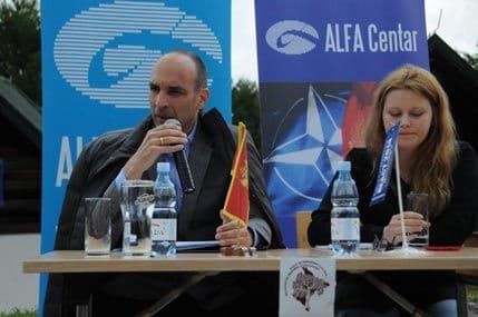 Neutralna Crna Gora će biti prijatelj i istoka i zapada Neutralna Crna Gora će biti prijatelj i istoka i zapada