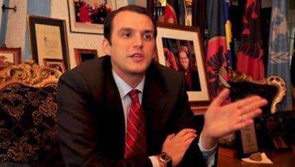 PRIŠTINA: Rugovin sin u kućnom pritvoru PRIŠTINA: Rugovin sin u kućnom pritvoru