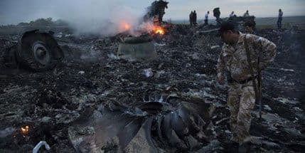 Posmatrači OEBS-a na mjestu pada aviona Posmatrači OEBS-a na mjestu pada aviona