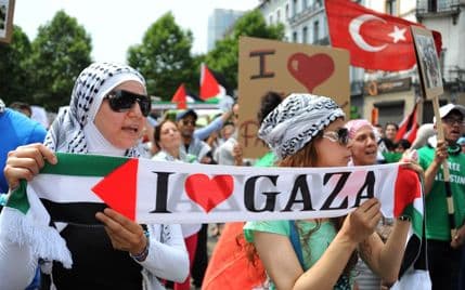 Brisel: Hiljade ljudi dalo podršku Palestincima Brisel: Hiljade ljudi dalo podršku Palestincima