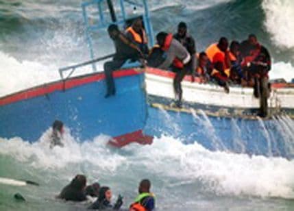 Italija: Stradalo 18 imigranata Italija: Stradalo 18 imigranata