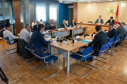 Odbor za ekonomiju protiv ograničavanja kamata Odbor za ekonomiju protiv ograničavanja kamata