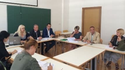 Vuksanović obišao Koordinacioni tim za praćenje turističke sezone Vuksanović obišao Koordinacioni tim za praćenje turističke sezone