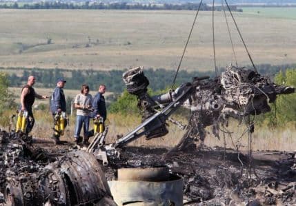 Tijela poginulih sa leta MH17 stigla u Harkov, Rusija traži "nezavisnu međunarodnu istragu" Tijela poginulih sa leta MH17 stigla u Harkov, Rusija traži "nezavisnu međunarodnu istragu"