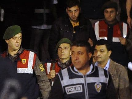 Turska: Uhapšeno 55 visokih policijskih zvaničnika Turska: Uhapšeno 55 visokih policijskih zvaničnika