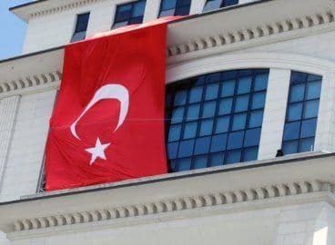 Turska: Potraga za još devet policajaca Turska: Potraga za još devet policajaca