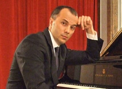 Resitali Miloša Pavlovića na Grad teatru i Espressivu Resitali Miloša Pavlovića na Grad teatru i Espressivu