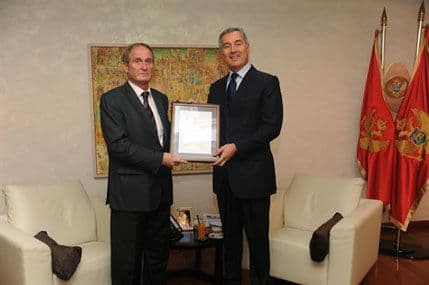 Zahvalnica Crnoj Gori za nesebičnu pomoć poplavljenima Zahvalnica Crnoj Gori za nesebičnu pomoć poplavljenima