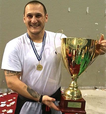 Živ se čovjek na sve navikne Živ se čovjek na sve navikne